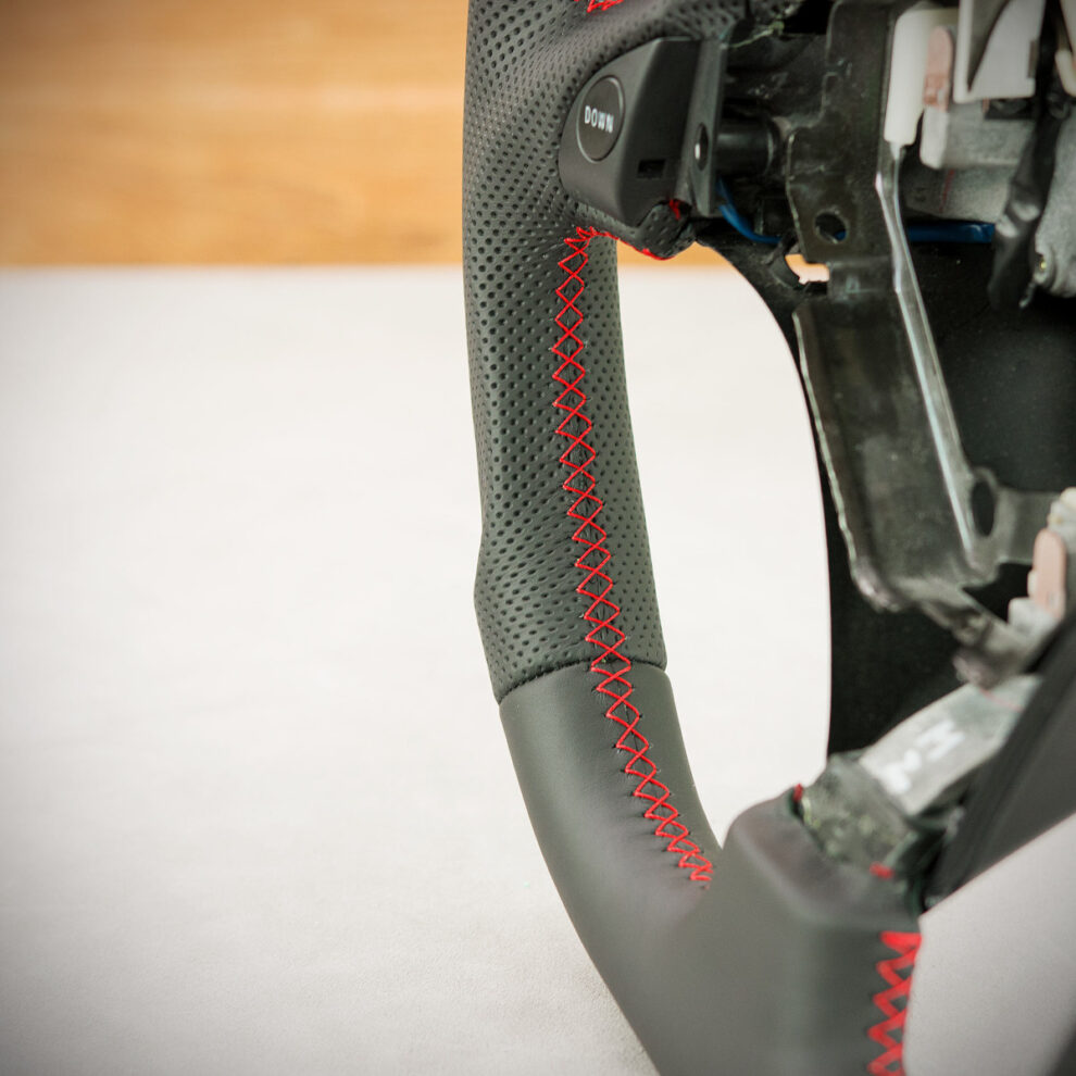 Modyfikacja i obszycie kierownicy Lexus IS