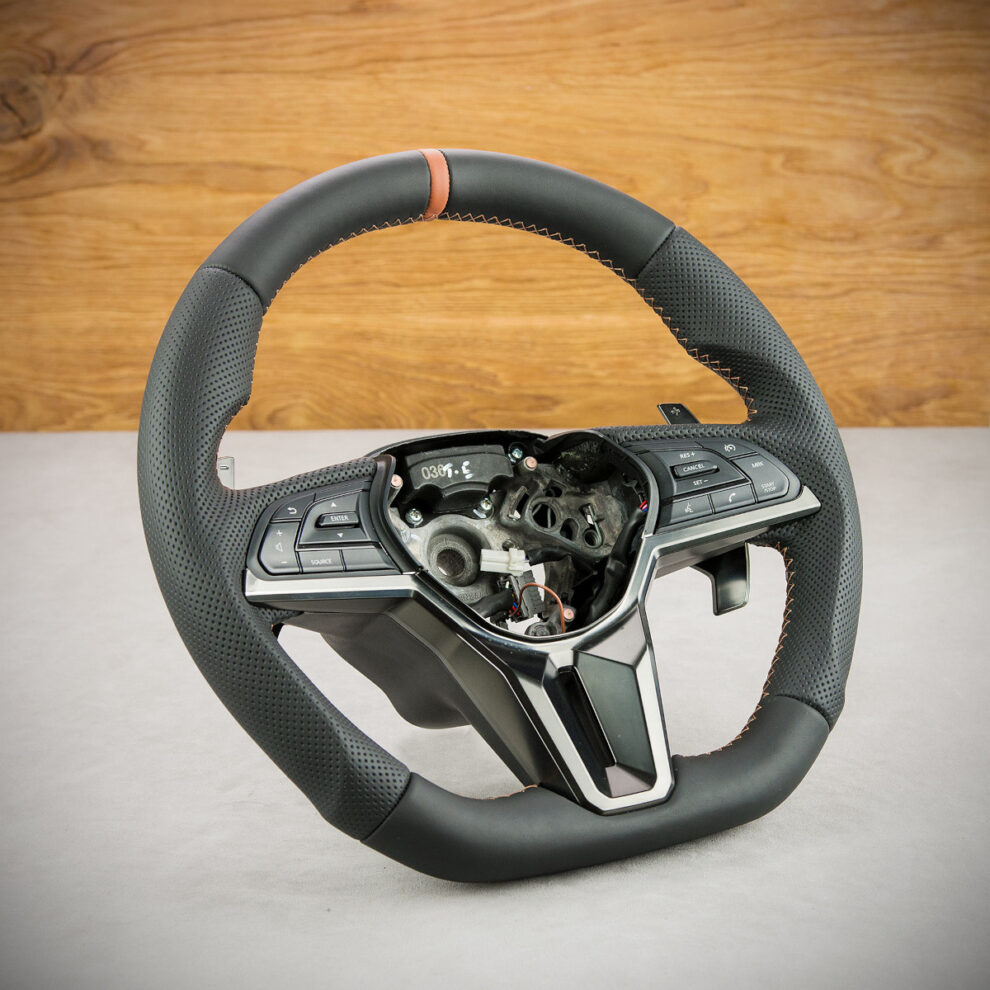 Modyfikacja i obszycie kierownicy Nissan GT-R