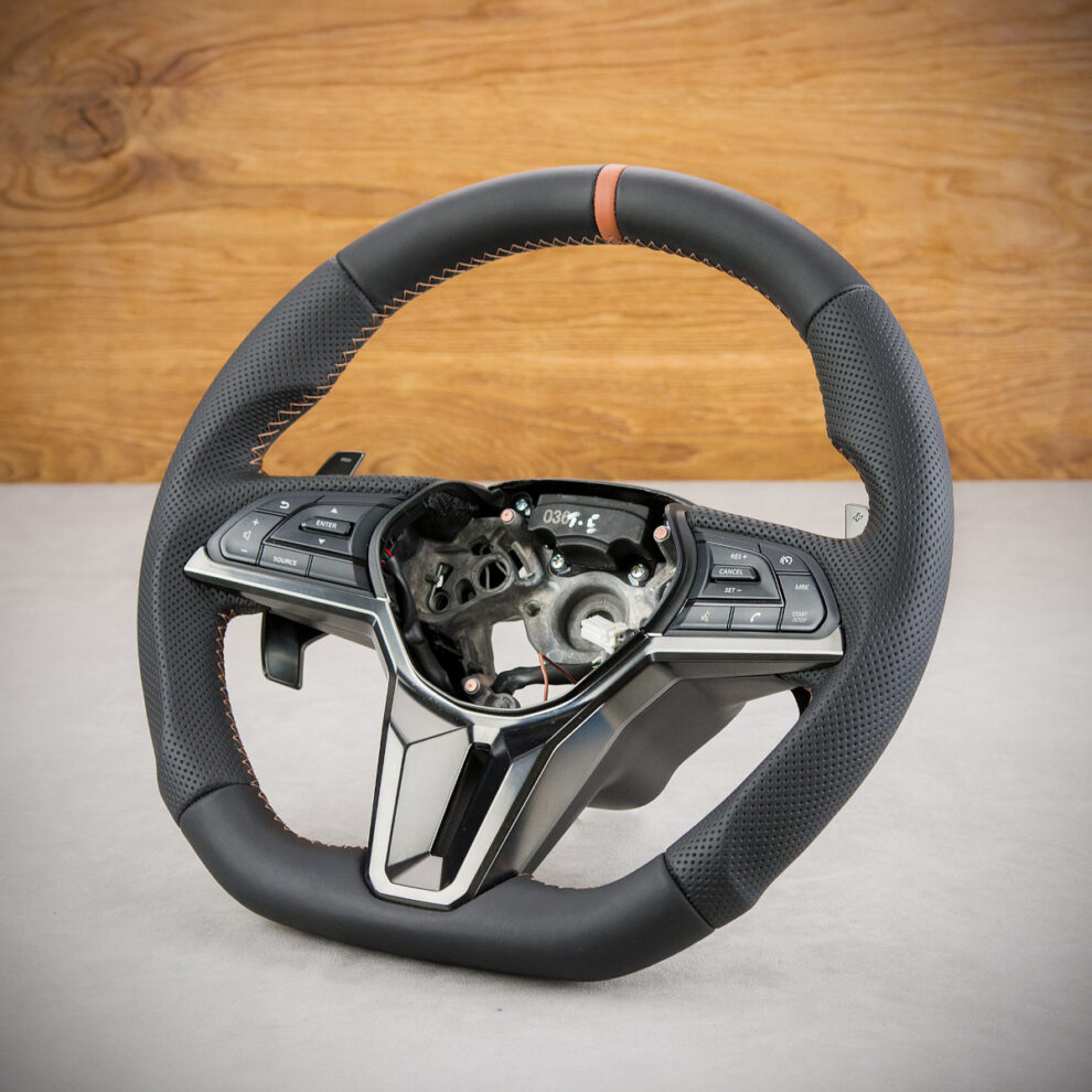 Modyfikacja i obszycie kierownicy Nissan GT-R