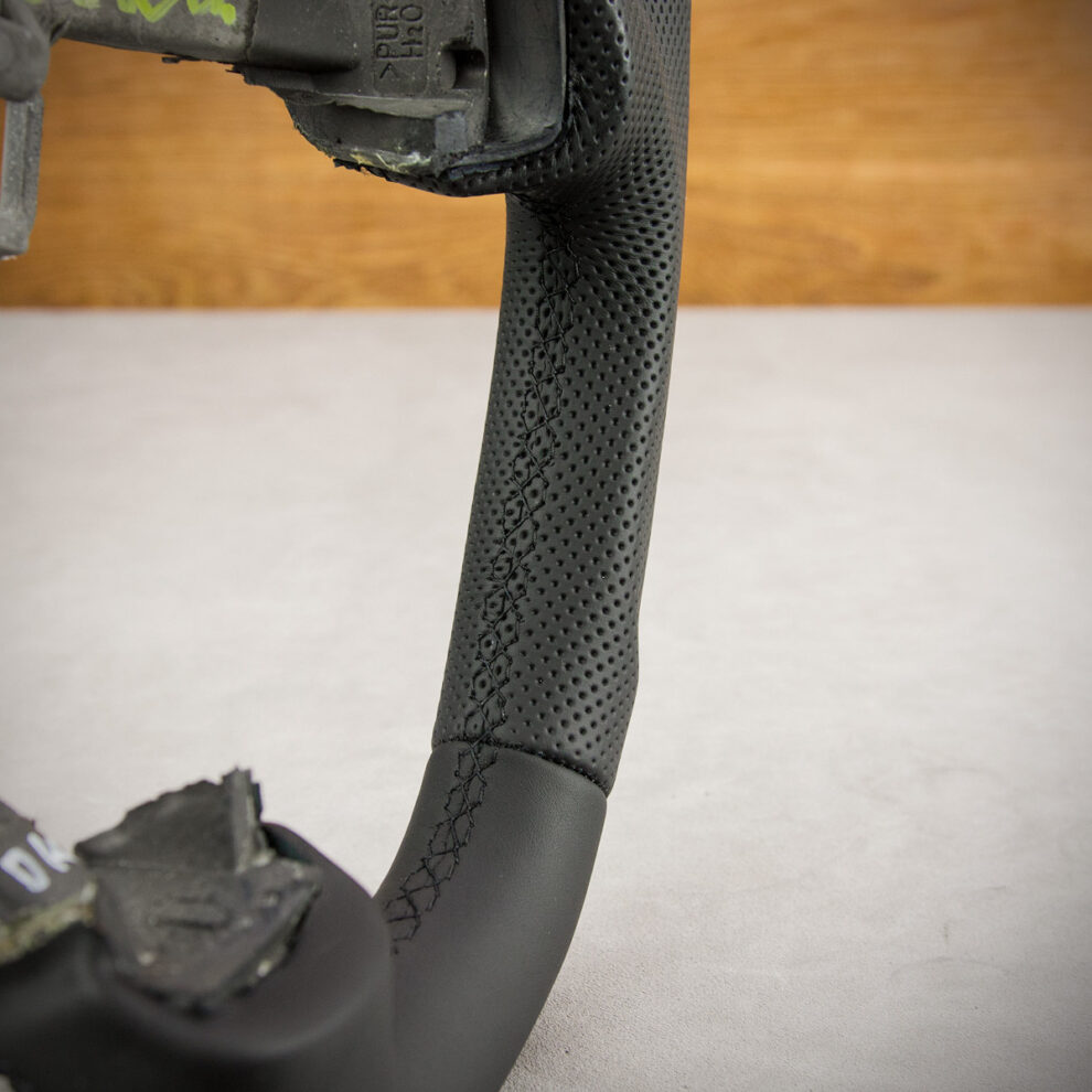 Modyfikacja i obszycie kierownicy Peugeot 307