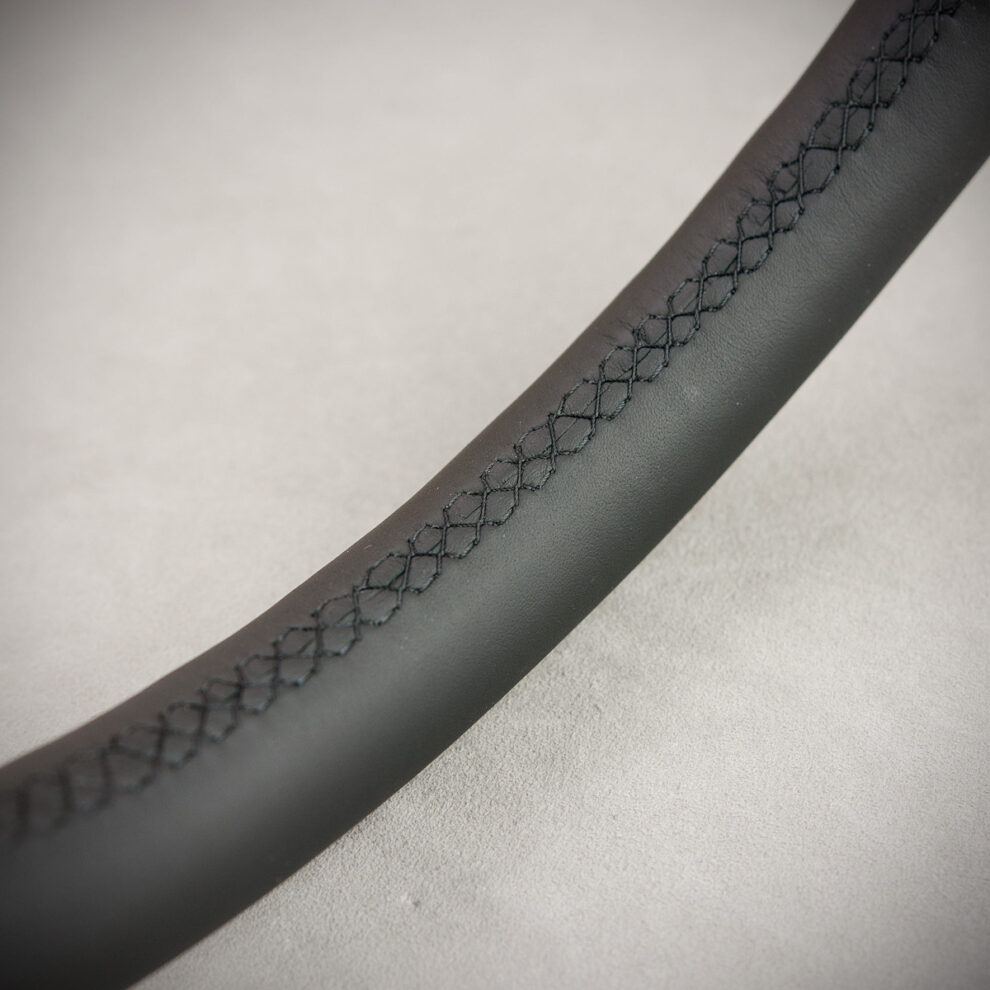 Modyfikacja i obszycie kierownicy Peugeot 307