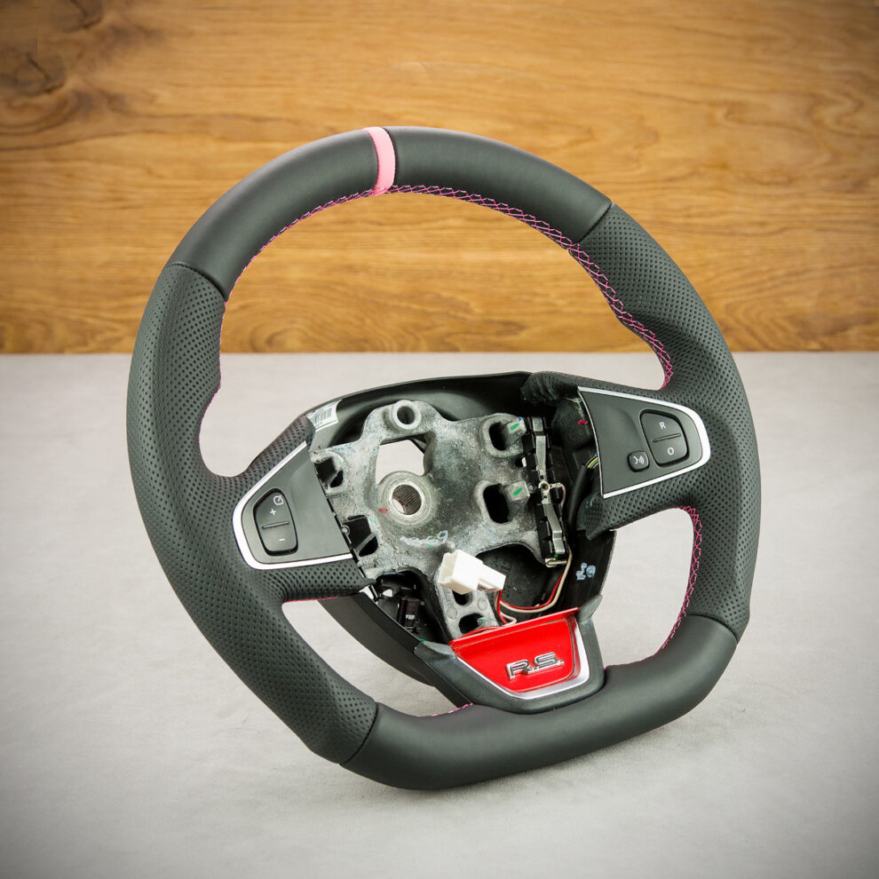 Modyfikacja i obszycie kierownicy Renault Clio IV RS