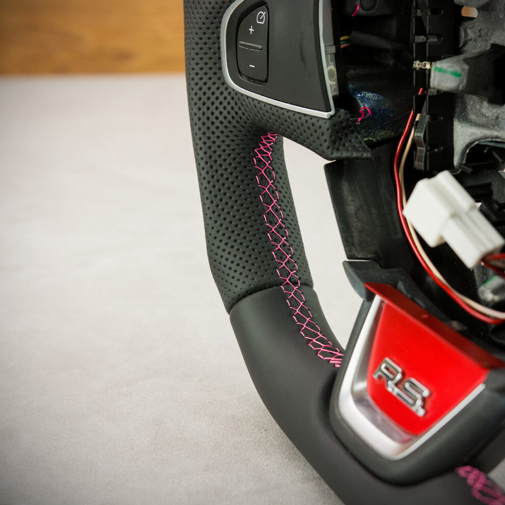 Modyfikacja i obszycie kierownicy Renault Clio IV RS