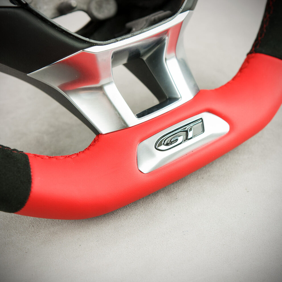 Obszycie kierownicy Peugeot 308 T9 GT