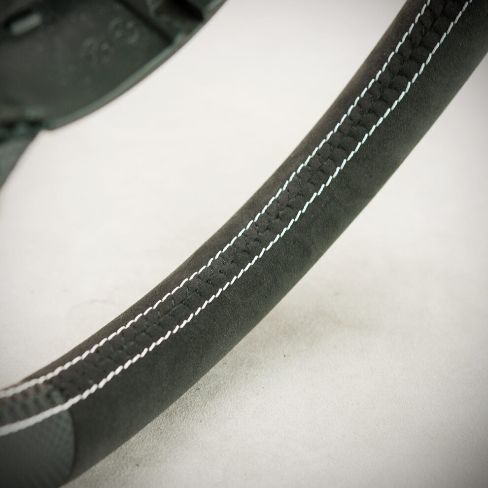 Modyfikacja i obszycie kierownicy Audi Q7