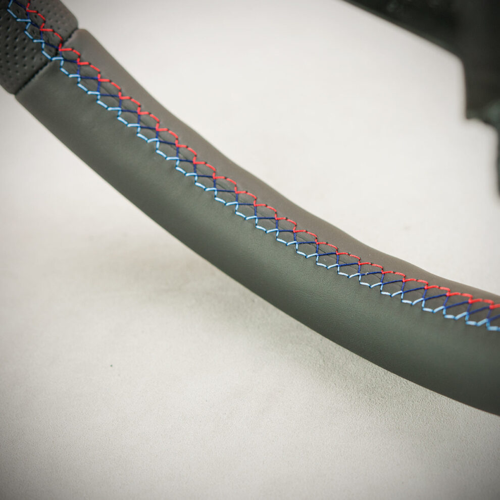 Modyfikacja i obszycie kierownicy BMW 5 GT