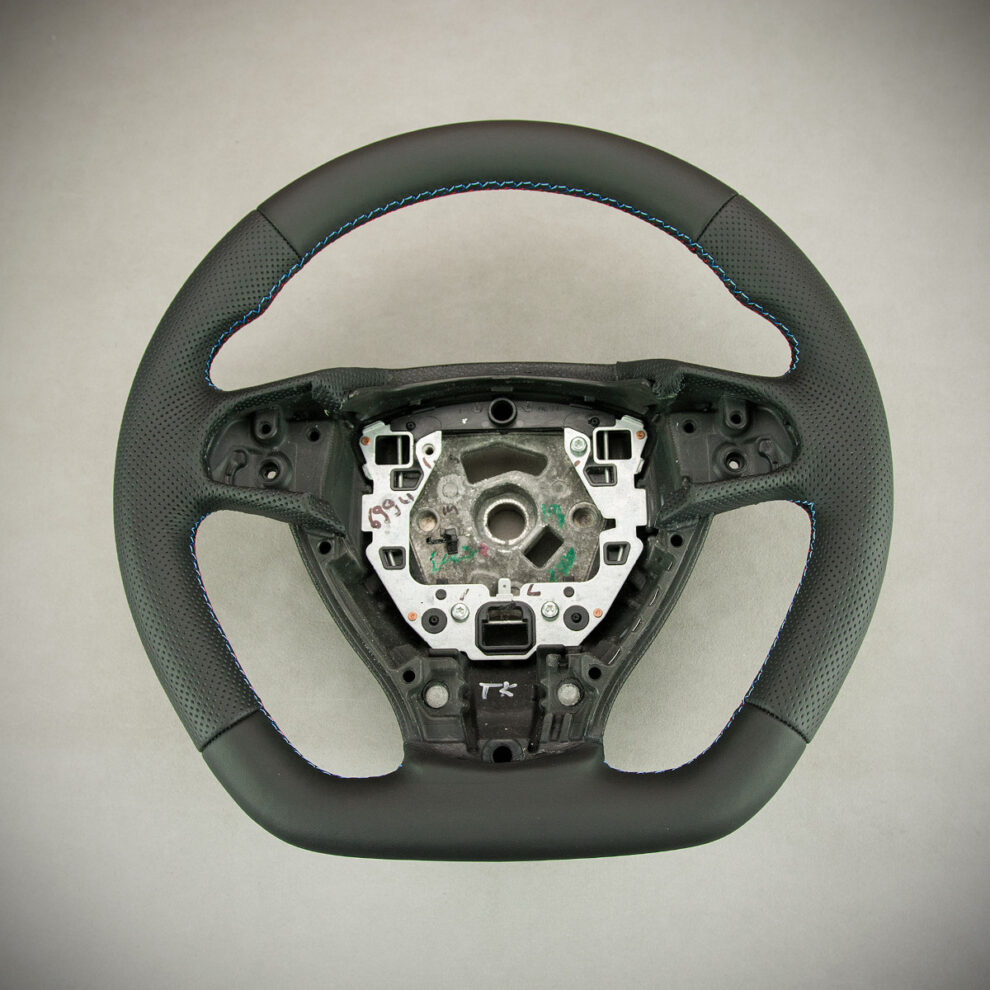 Modyfikacja i obszycie kierownicy BMW 5 GT