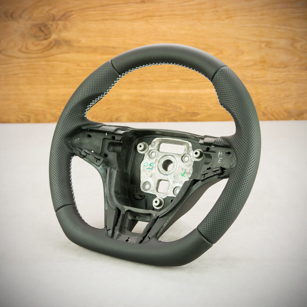 Modyfikacja i obszycie kierownicy Chevrolet Camaro V