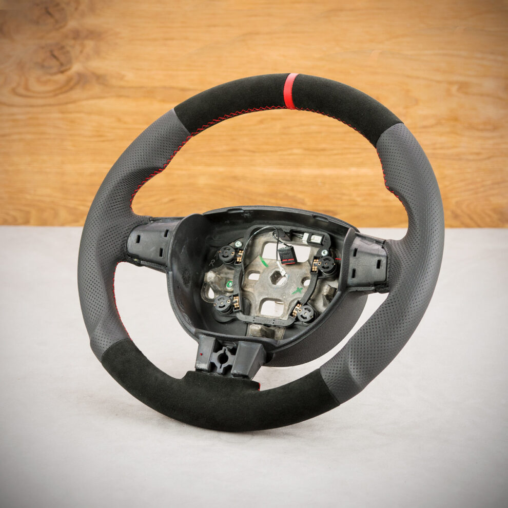 Modyfikacja i obszycie kierownicy Ford Focus Mk2