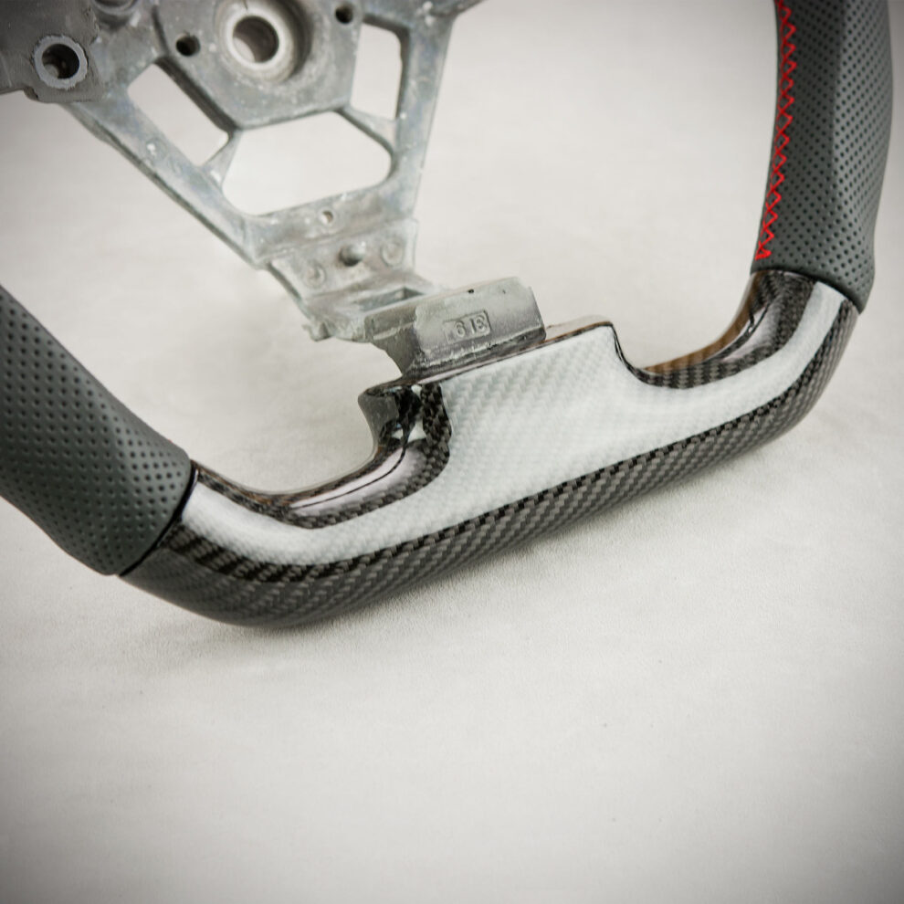 Modyfikacja i obszycie kierownicy Nissan GT-R