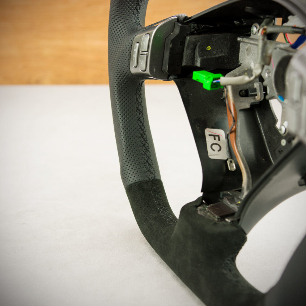 Modyfikacja i obszycie kierownicy Subaru Forester SG