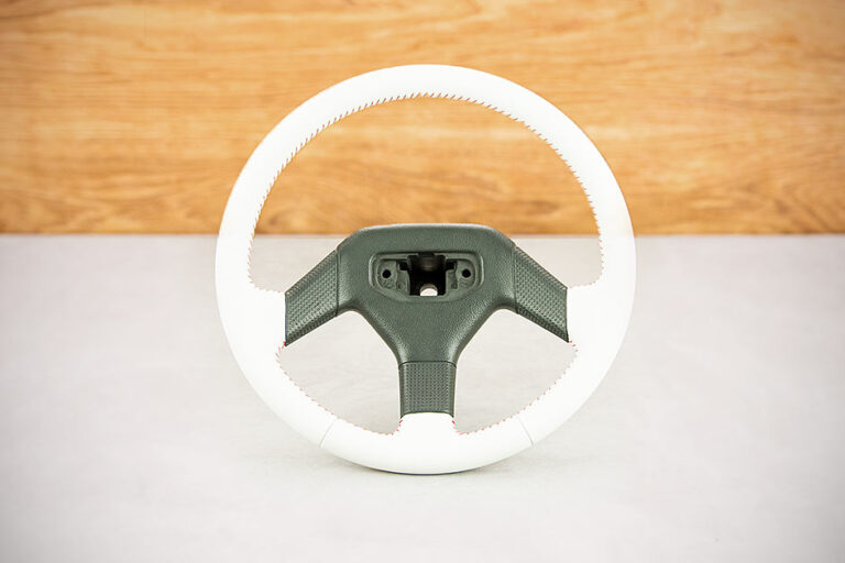 Obszycie kierownicy Peugeot 205