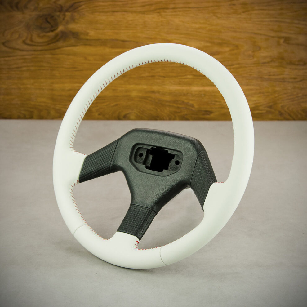 Obszycie kierownicy Peugeot 205