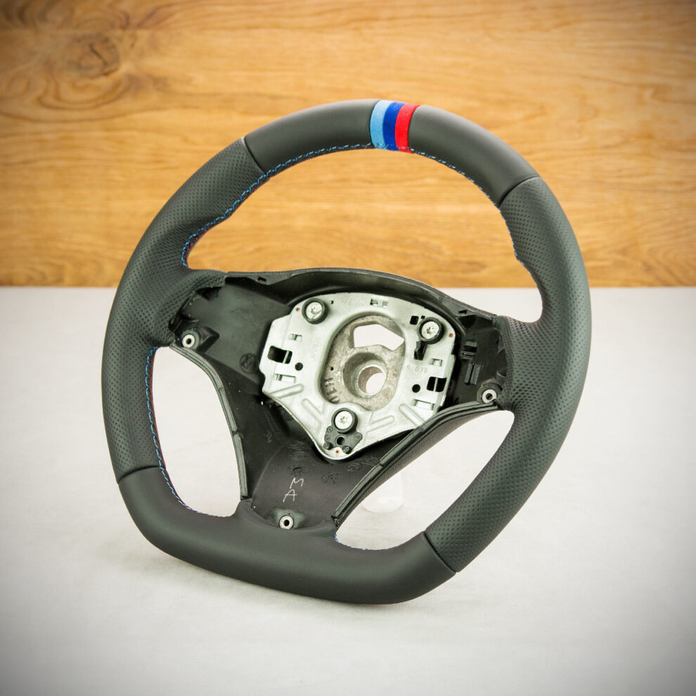 Modyfikacja i obszycie kierownicy BMW E90