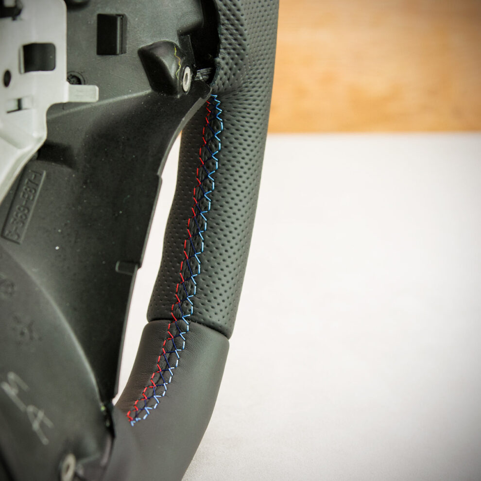 Modyfikacja i obszycie kierownicy BMW E90