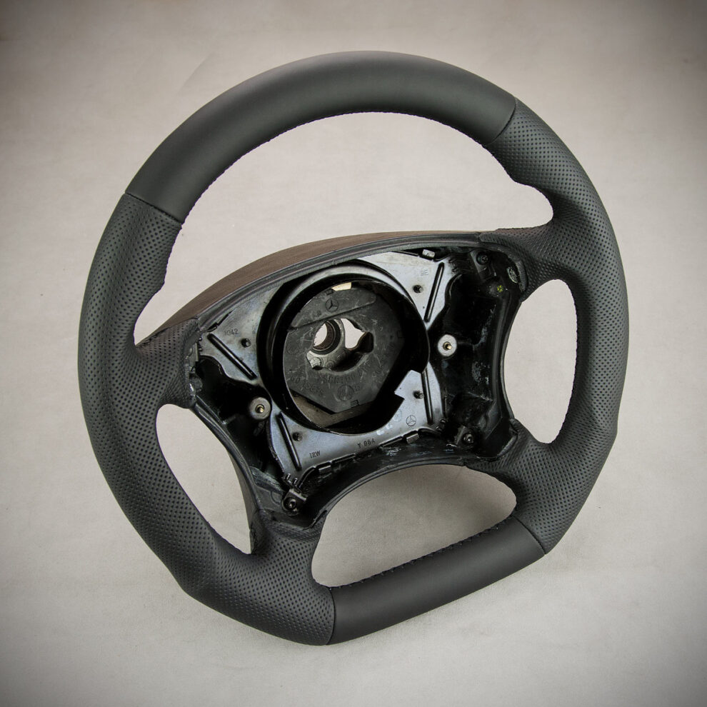 Modyfikacja i obszycie kierownicy Mercedes-Benz W220