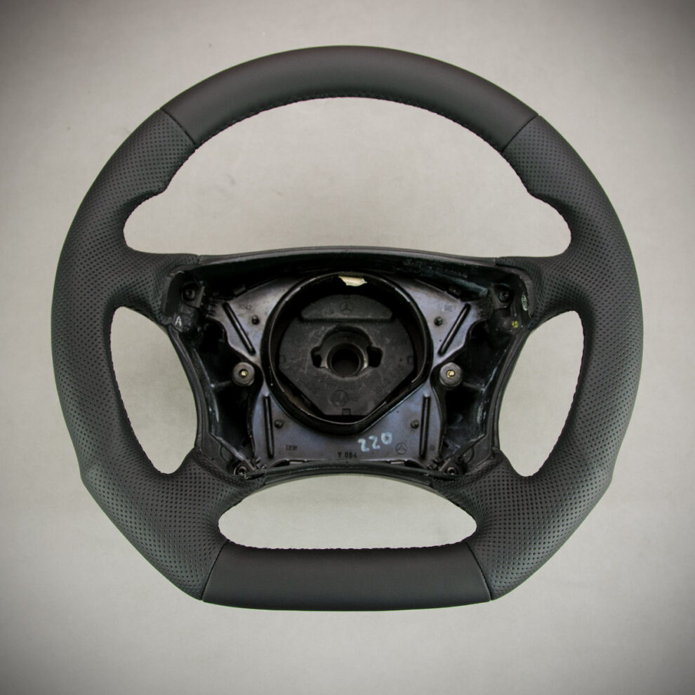 Modyfikacja i obszycie kierownicy Mercedes-Benz W220