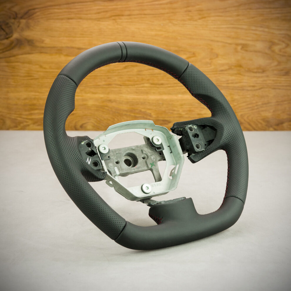 Modyfikacja i obszycie kierownicy Suzuki Grand Vitara II