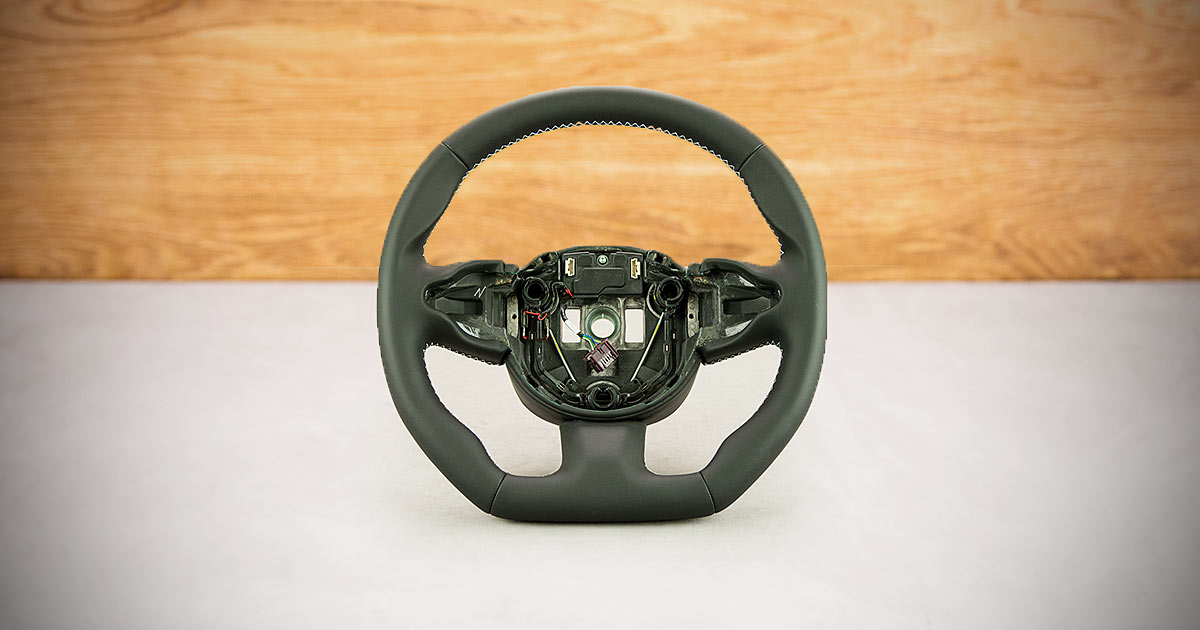 Obszycie kierownicy Aston Martin DB11