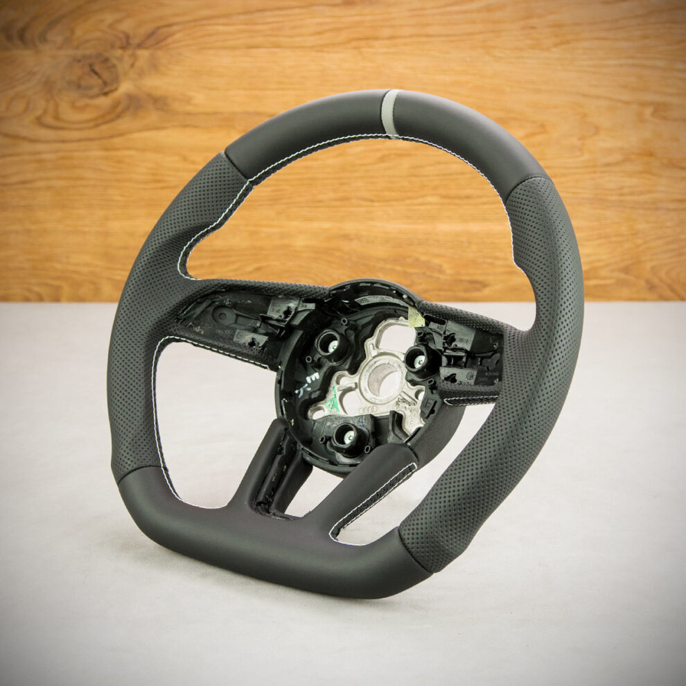 Modyfikacja i obszycie kierownicy Audi A4 B9