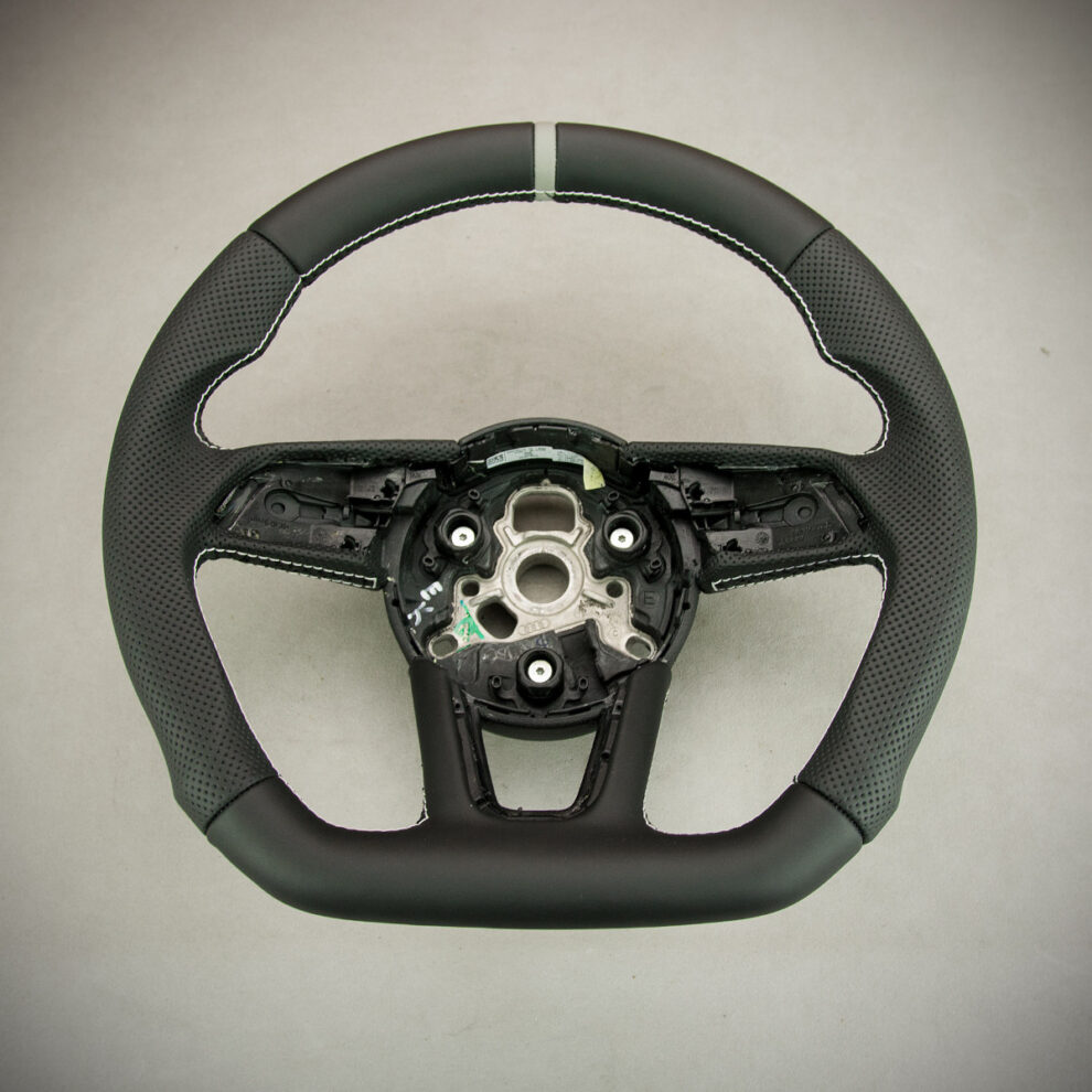 Modyfikacja i obszycie kierownicy Audi A4 B9