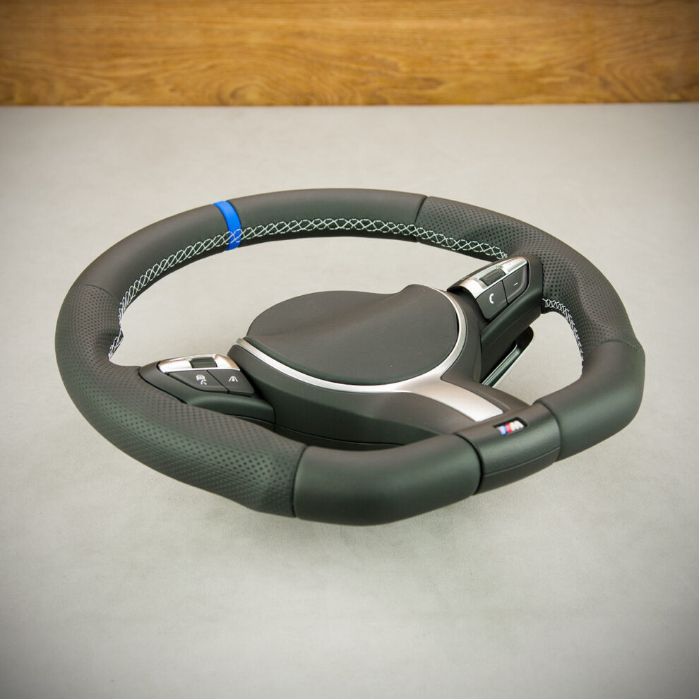 Modyfikacja i obszycie kierownicy BMW F12