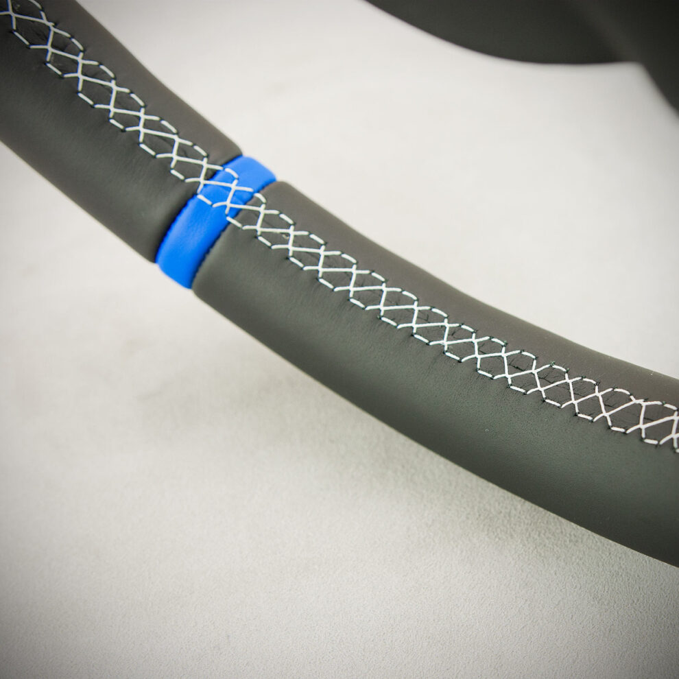 Modyfikacja i obszycie kierownicy BMW F12