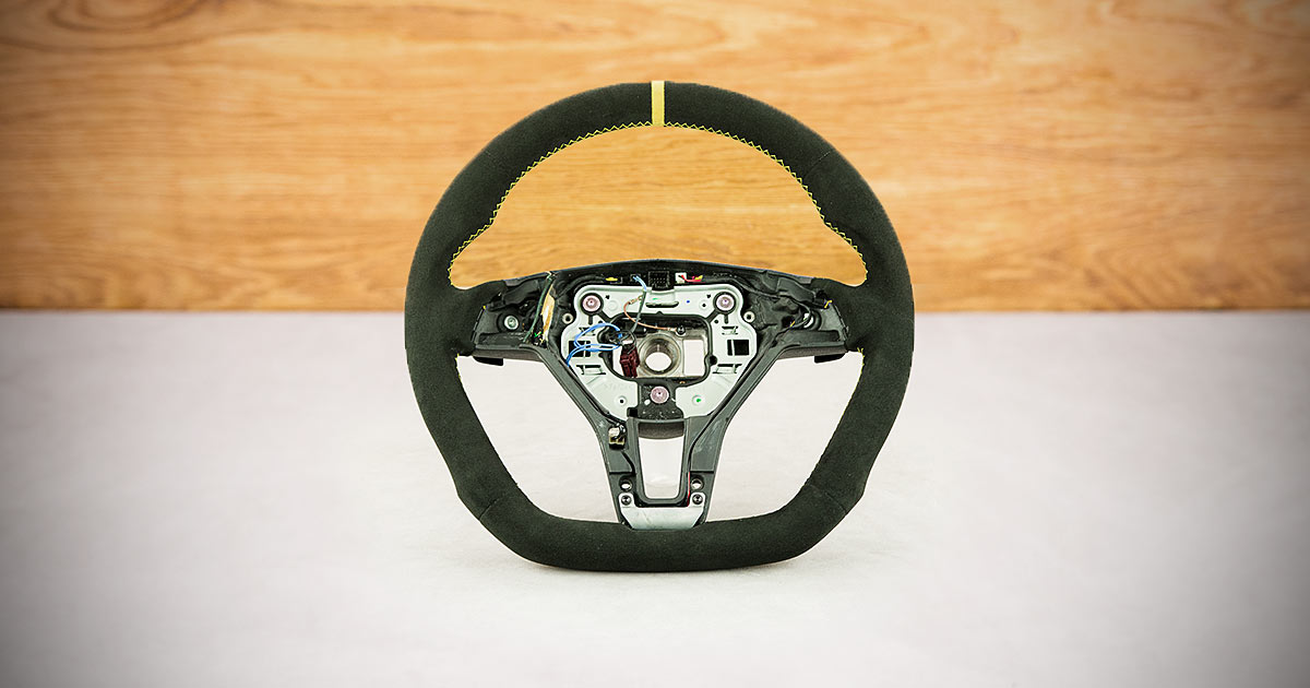 Modyfikacja i obszycie kierownicy Mercedes-Benz CLS C218 Modyfikacja i obszycie kierownicy Mercedes-Benz CLS C218