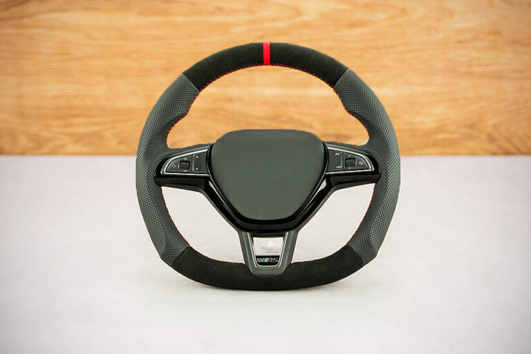 Modyfikacja i obszycie kierownicy Skoda Octavia III RS