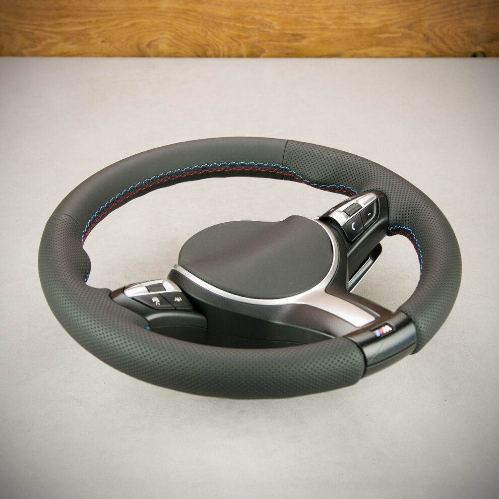 Obszycie kierownicy BMW F11