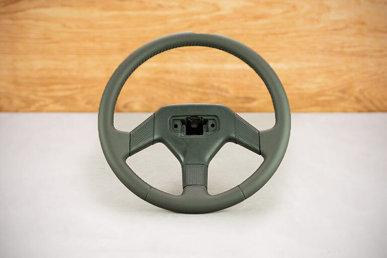 Obszycie kierownicy Peugeot 205 GTI