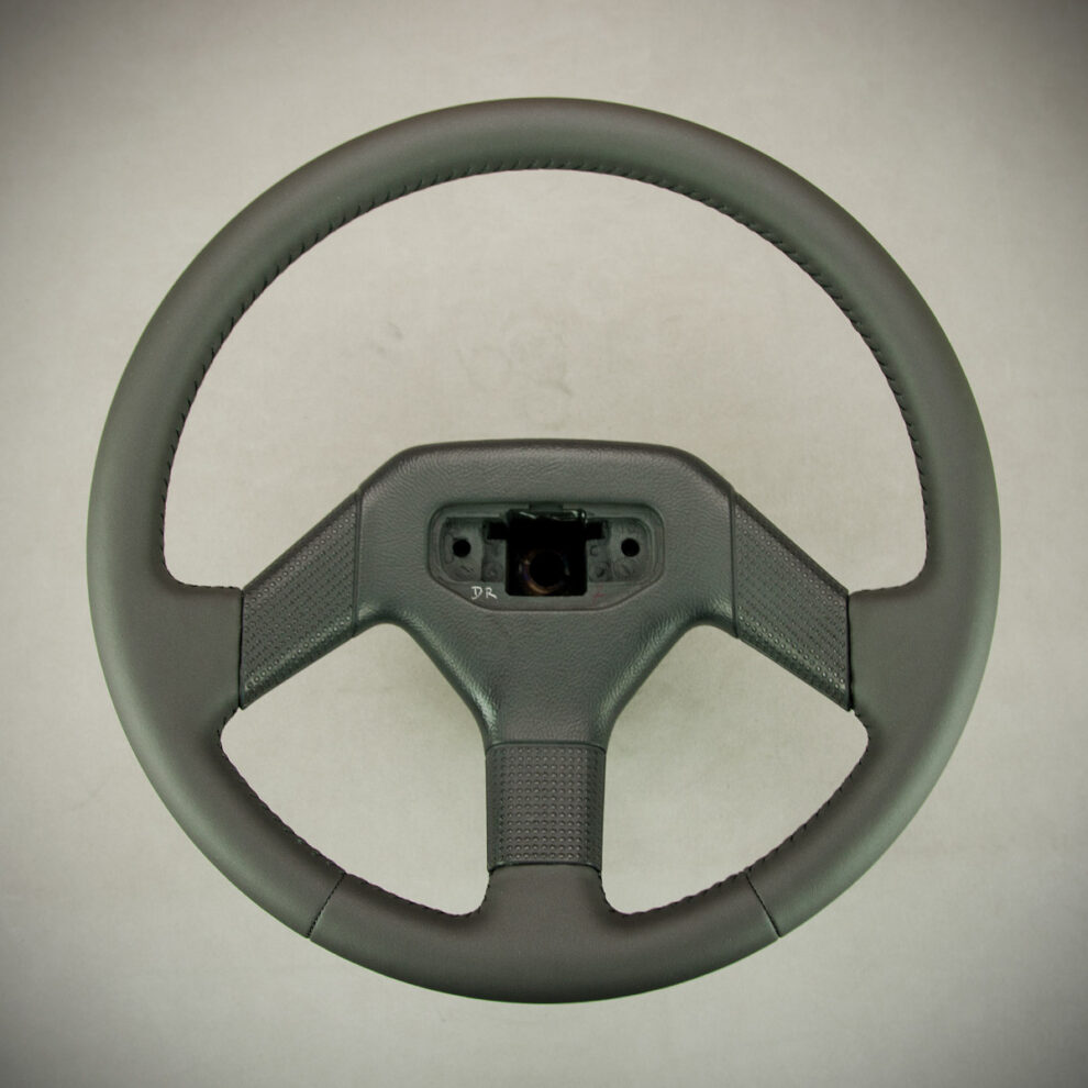 Obszycie kierownicy Peugeot 205 GTI