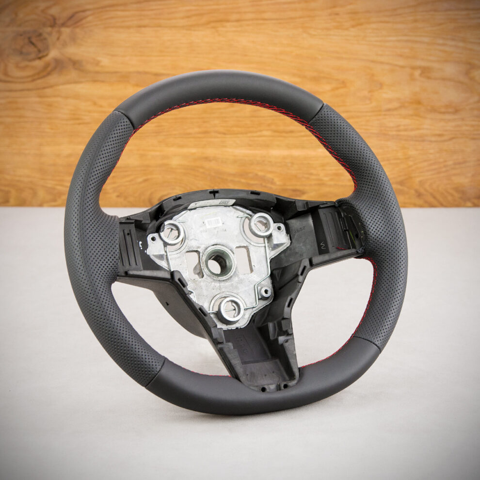 Obszycie kierownicy Tesla Model 3