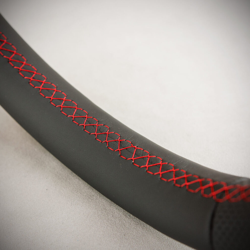 Obszycie kierownicy Tesla Model 3