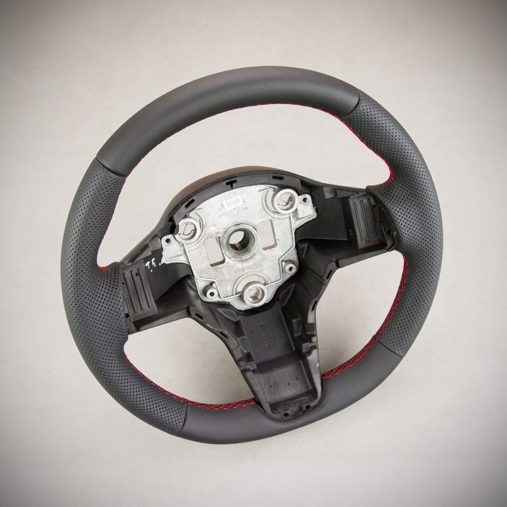 Obszycie kierownicy Tesla Model 3