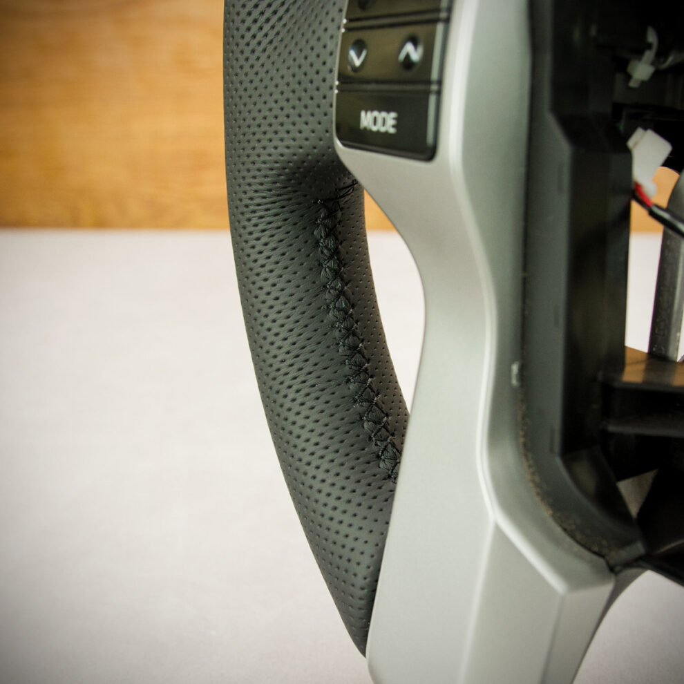 Obszycie kierownicy Toyota Land Cruiser VI