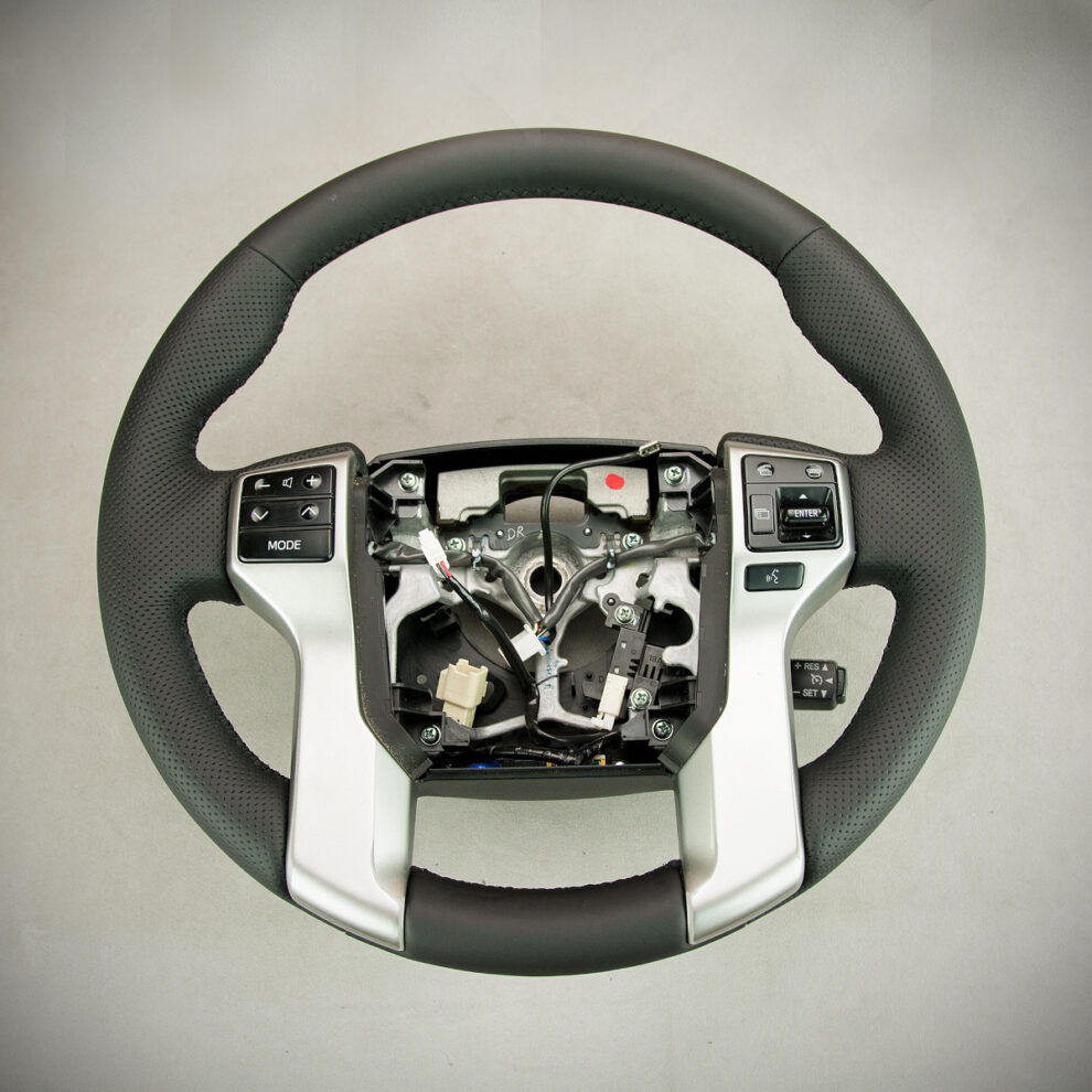 Obszycie kierownicy Toyota Land Cruiser VI