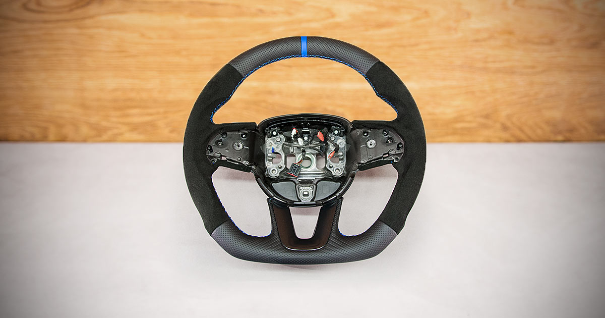 Modyfikacja i obszycie kierownicy Dodge Charger