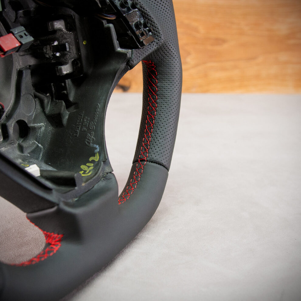 Modyfikacja i obszycie kierownicy Fiat Bravo II