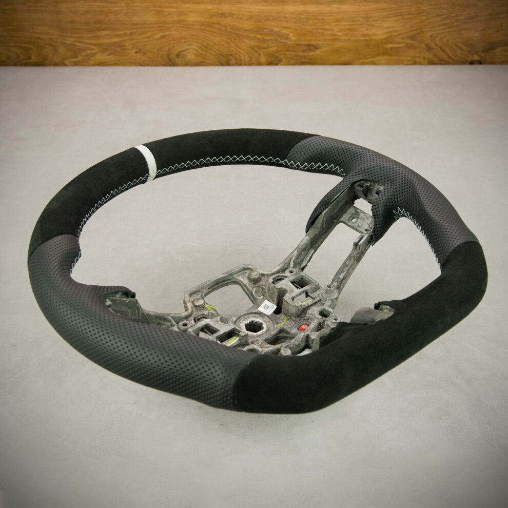 Modyfikacja i obszycie kierownicy Ford Mustang VI