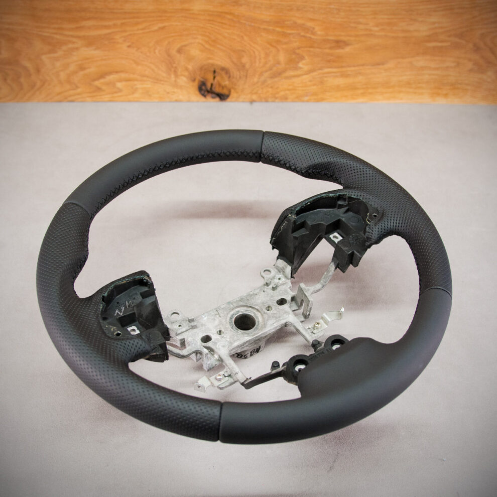 Modyfikacja i obszycie kierownicy Honda CR-V IV