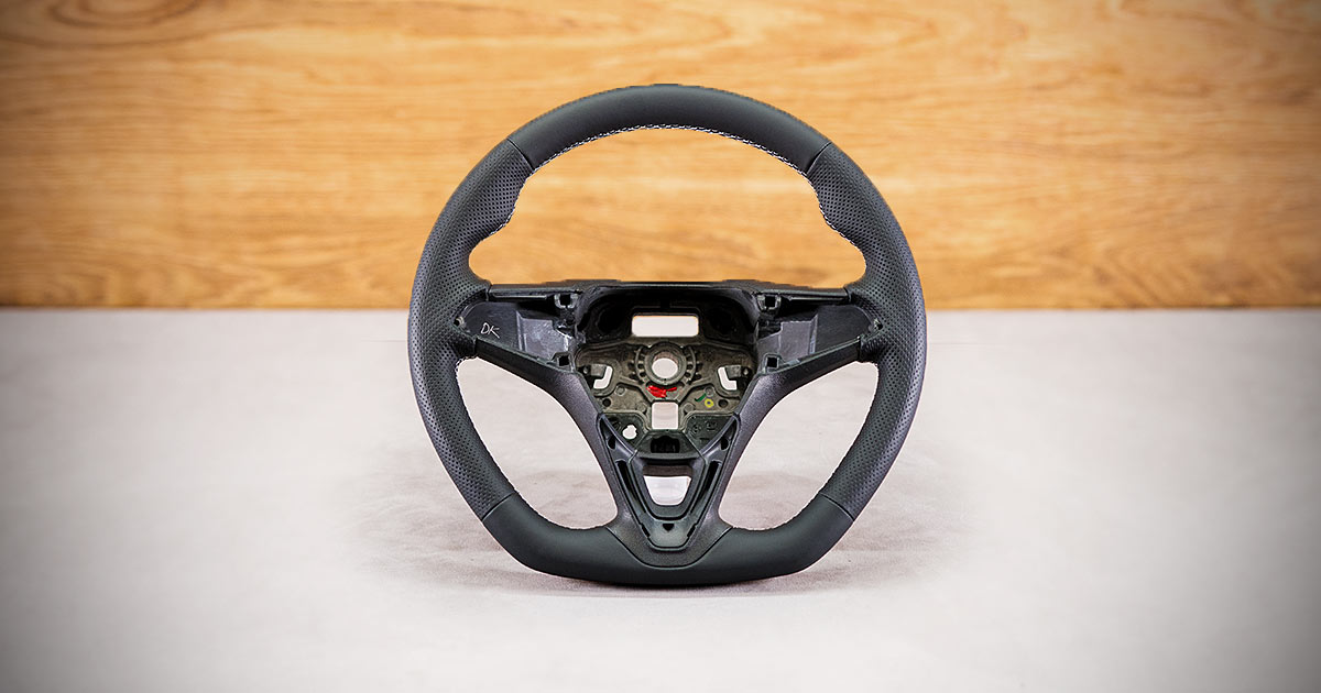 Modyfikacja i obszycie kierownicy Opel Astra K