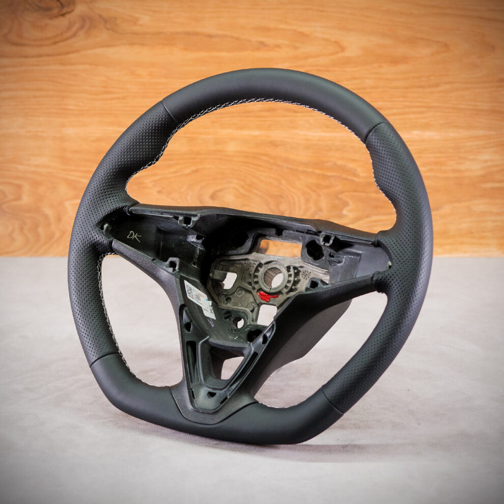 Modyfikacja i obszycie kierownicy Opel Astra K