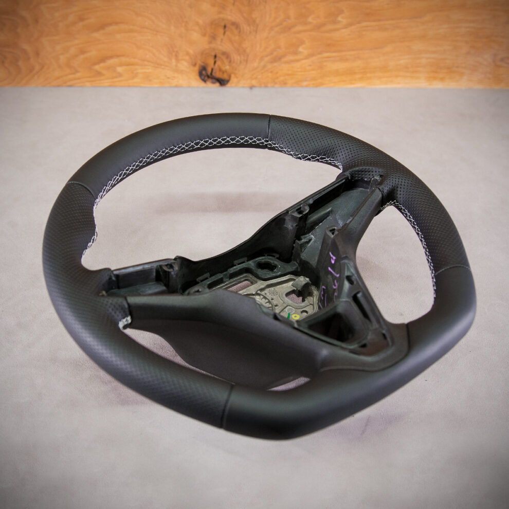 Modyfikacja i obszycie kierownicy Opel Astra K