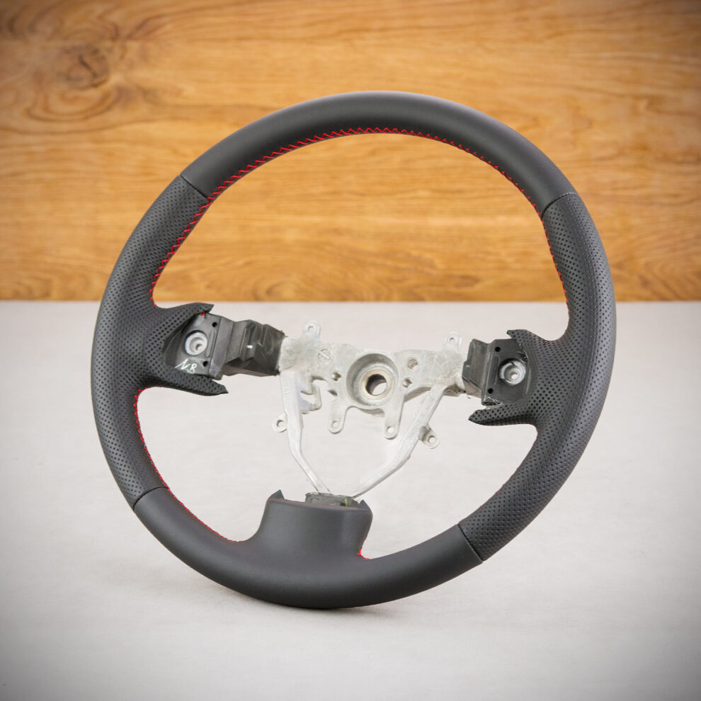 Obszycie kierownicy Subaru Impreza III