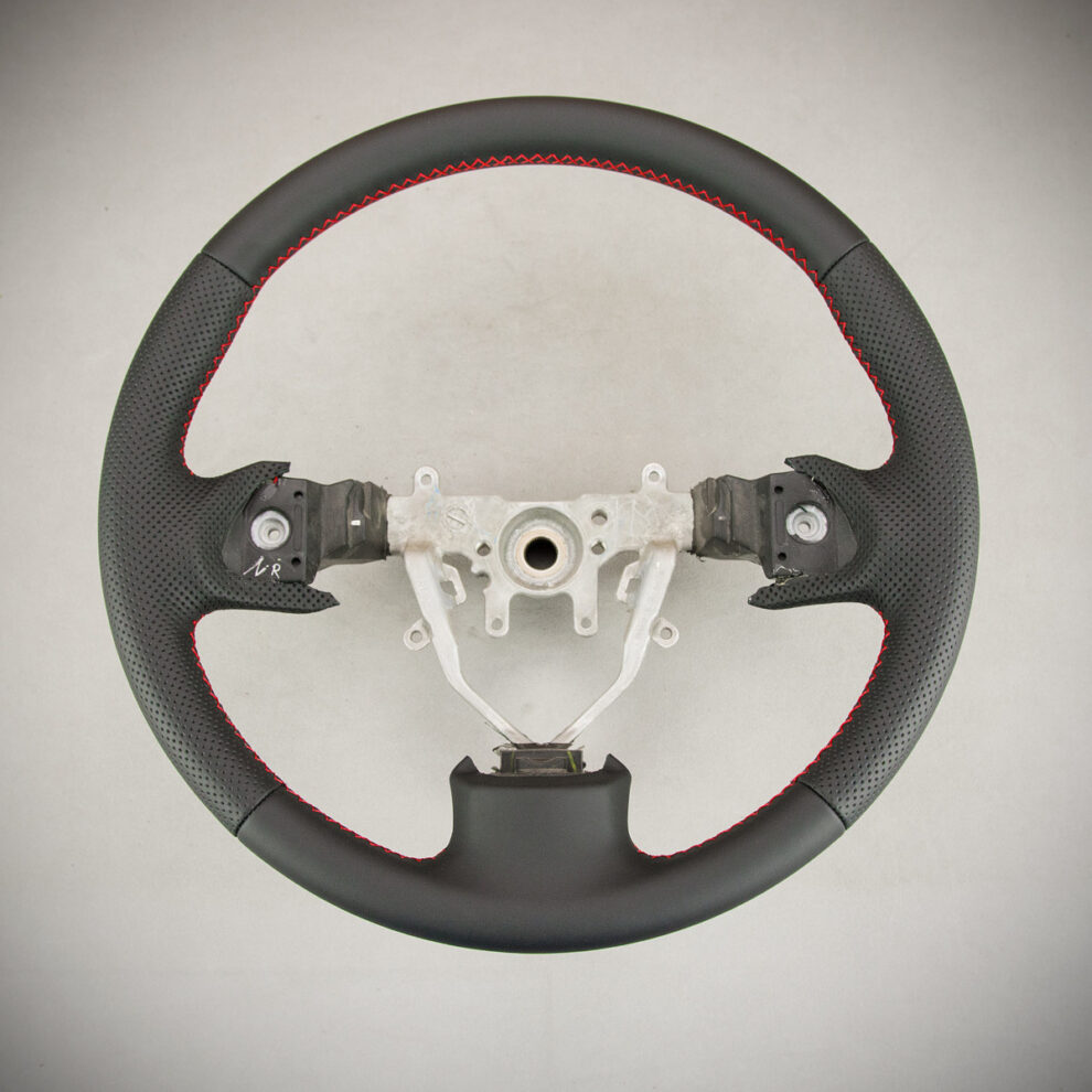 Obszycie kierownicy Subaru Impreza III