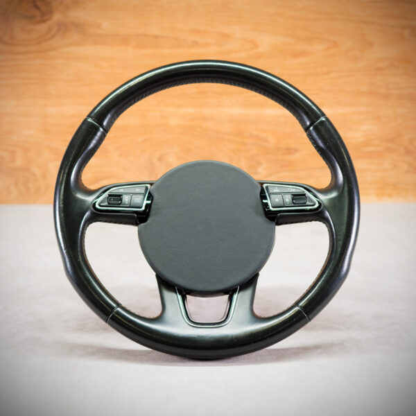 Kierownica Audi Q3 przed obszyciem Kierownica Audi Q3 przed obszyciem