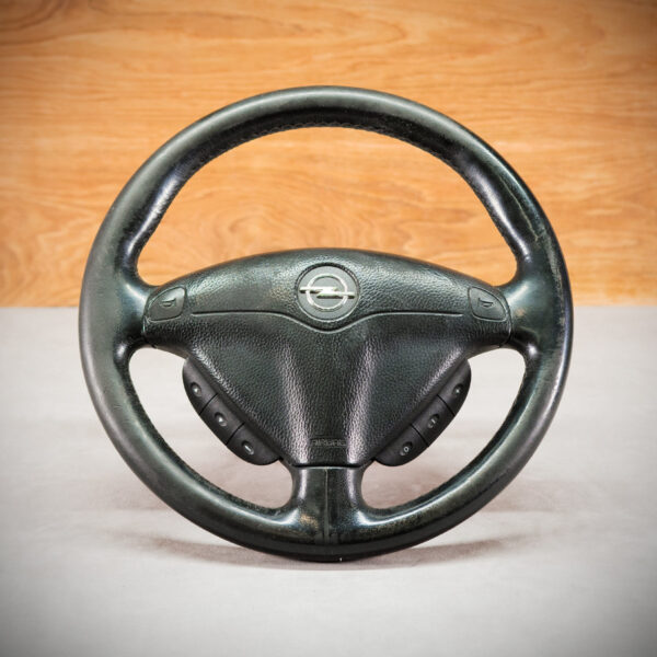 Kierownica Opel Calibra przed modyfikacją Kierownica Opel Calibra przed modyfikacją