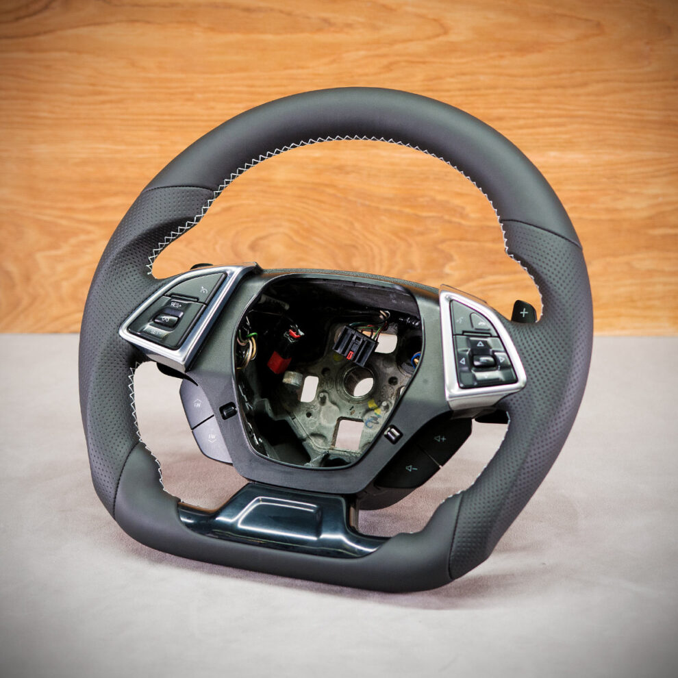 Modyfikacja i obszycie kierownicy Chevrolet Camaro VI