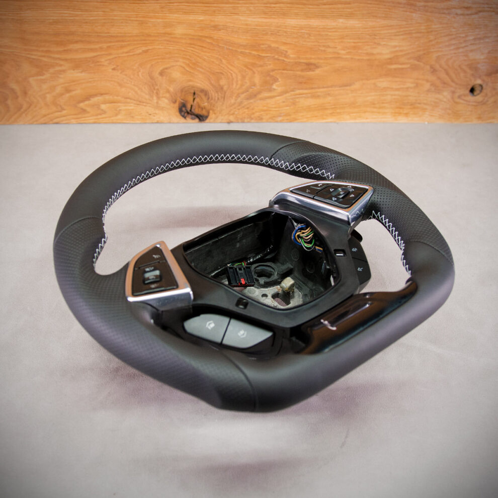 Modyfikacja i obszycie kierownicy Chevrolet Camaro VI